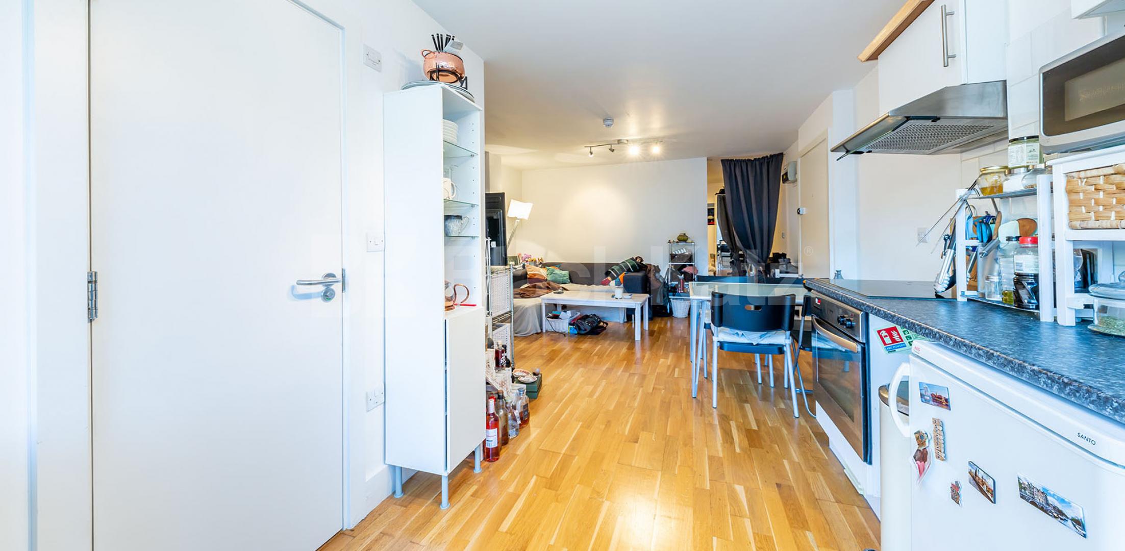 Spacious modern one bed with access to a communal garden  Camden Road, Camden